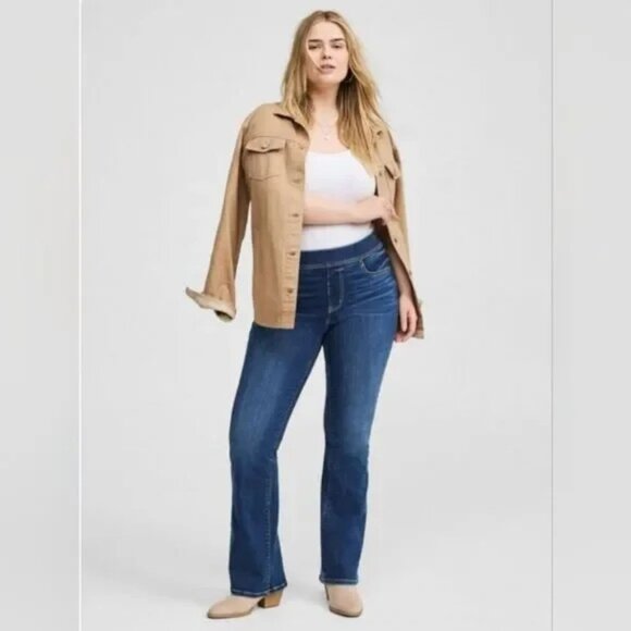 Torrid Lean Jean Slim Boot Super Soft Mid-Rise blue Jeans size 2R (18/20) EUC - Picture 1 of 14